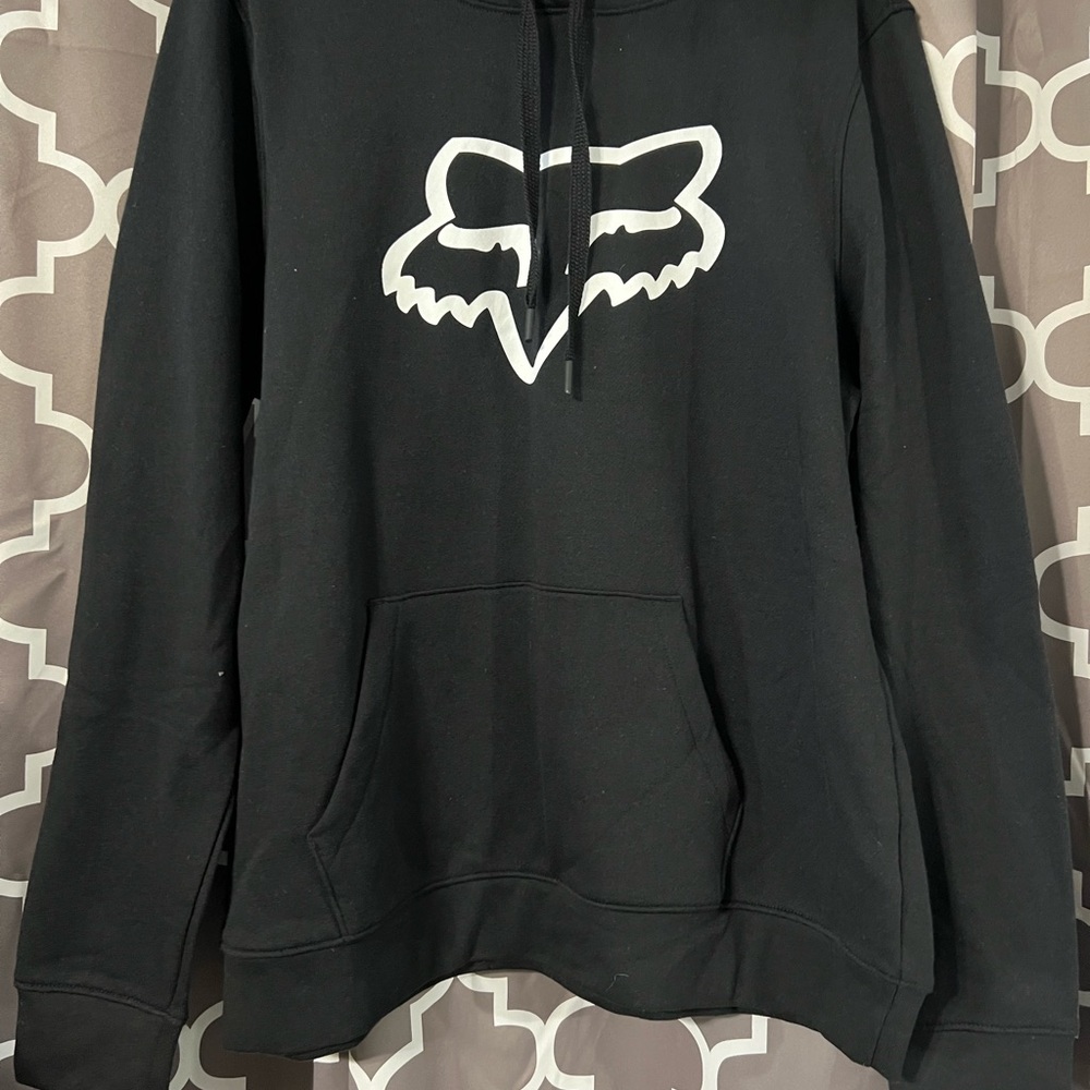 Fox Men's Black and White Logo Sweater